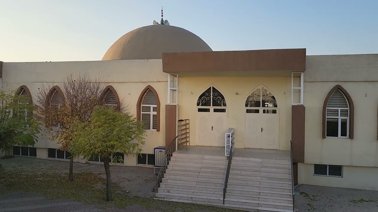 ئایا دروستە ئافرەت بێ مەحرەم سەفەری حەج و عومرە بکات؟