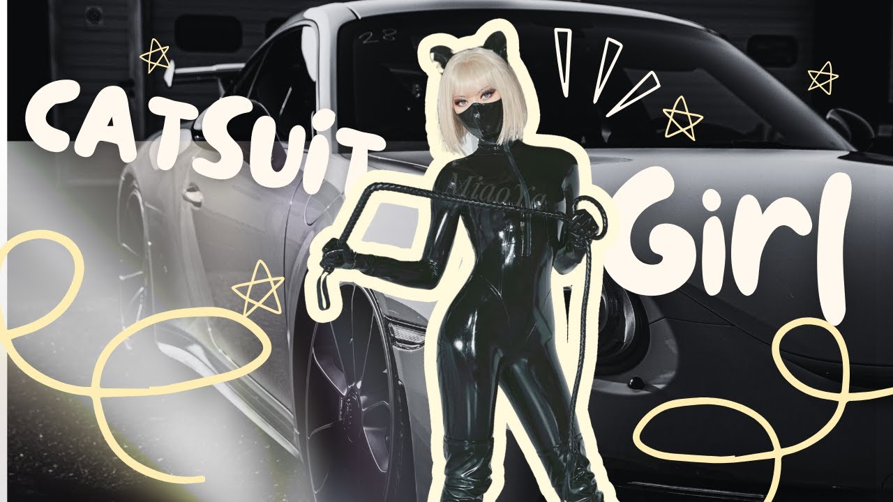 1 Catsuit Girl on the move 🖤🤍