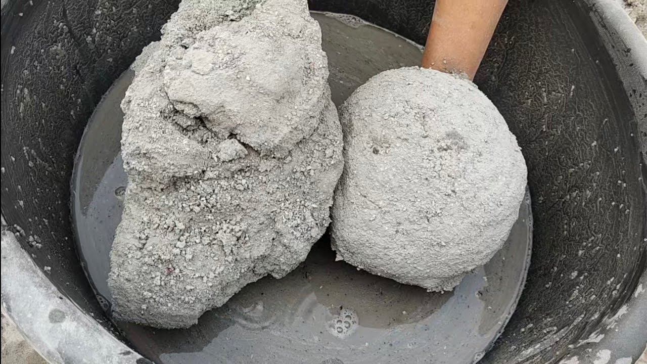 Creamy buttery sandcement+white concrete chunks crumbling in lot's of water 💦 satisfying😴 asasmr 🤤