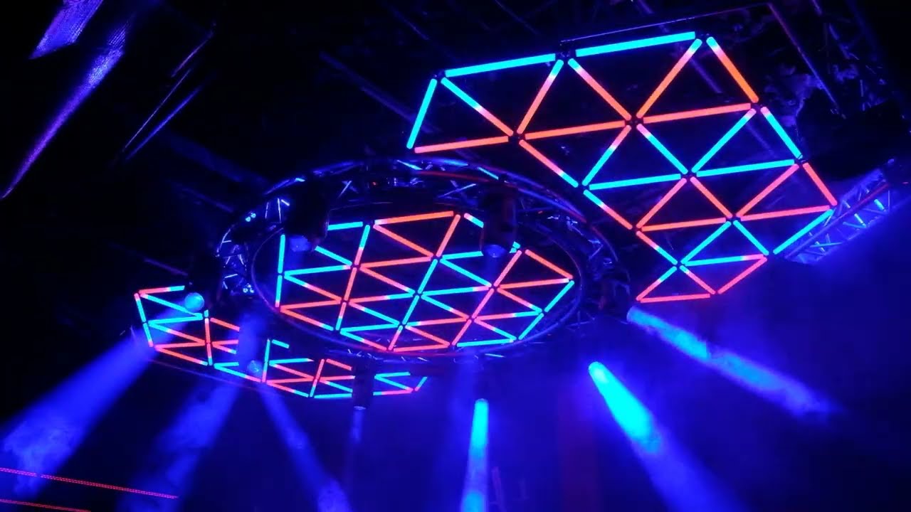 LED Pixel Bar Tubes Mapping Installation in Night Club with Resolume