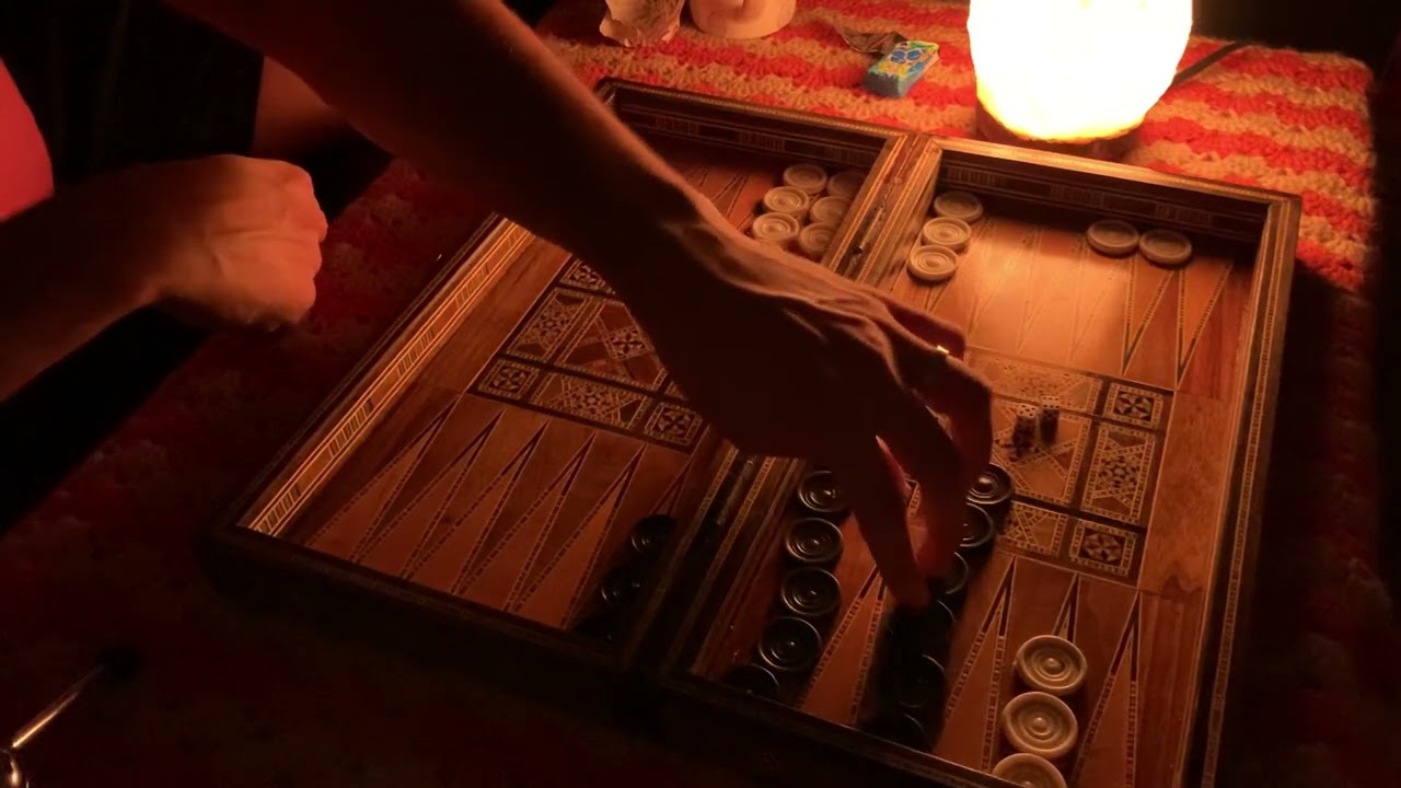 ASMR Backgammon & Gum Chewing 🎲♟️