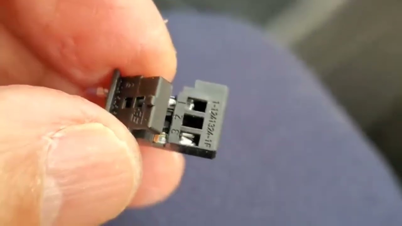 Не горит лампочка подсветки бардочка, B Klass, W246.