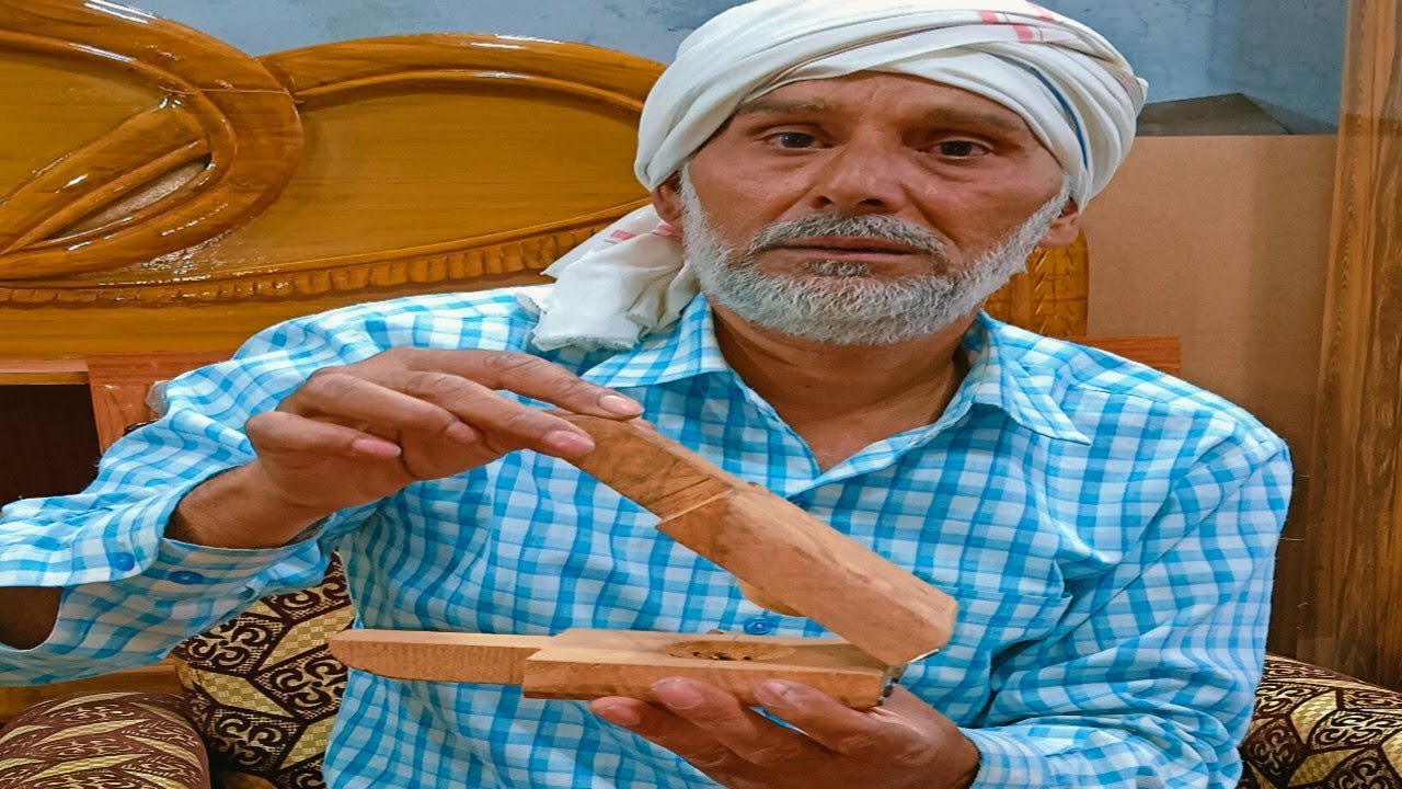 wooden lemon squeezer/नींबू का रस निकालने की मशीन