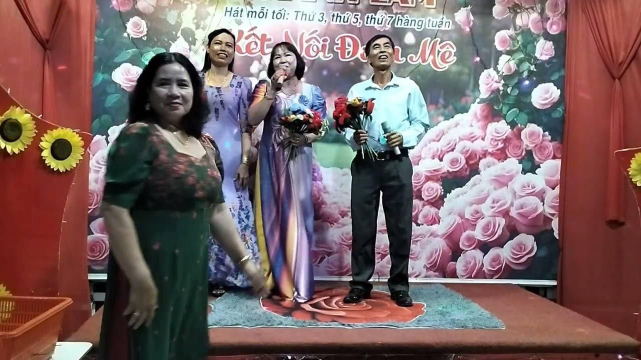 Nhớ người yêu, song ca, chị Nga và anh Chiến