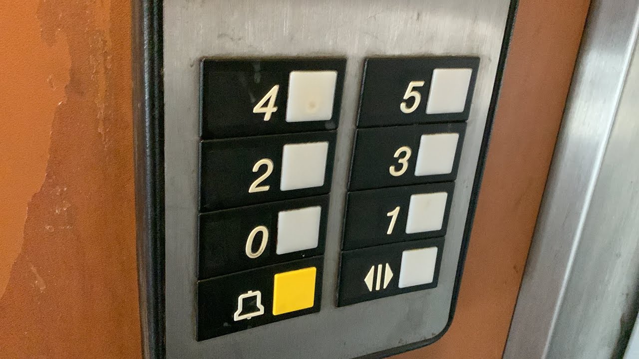 1994 Otis Europa 2000 elevator @Lyon, France