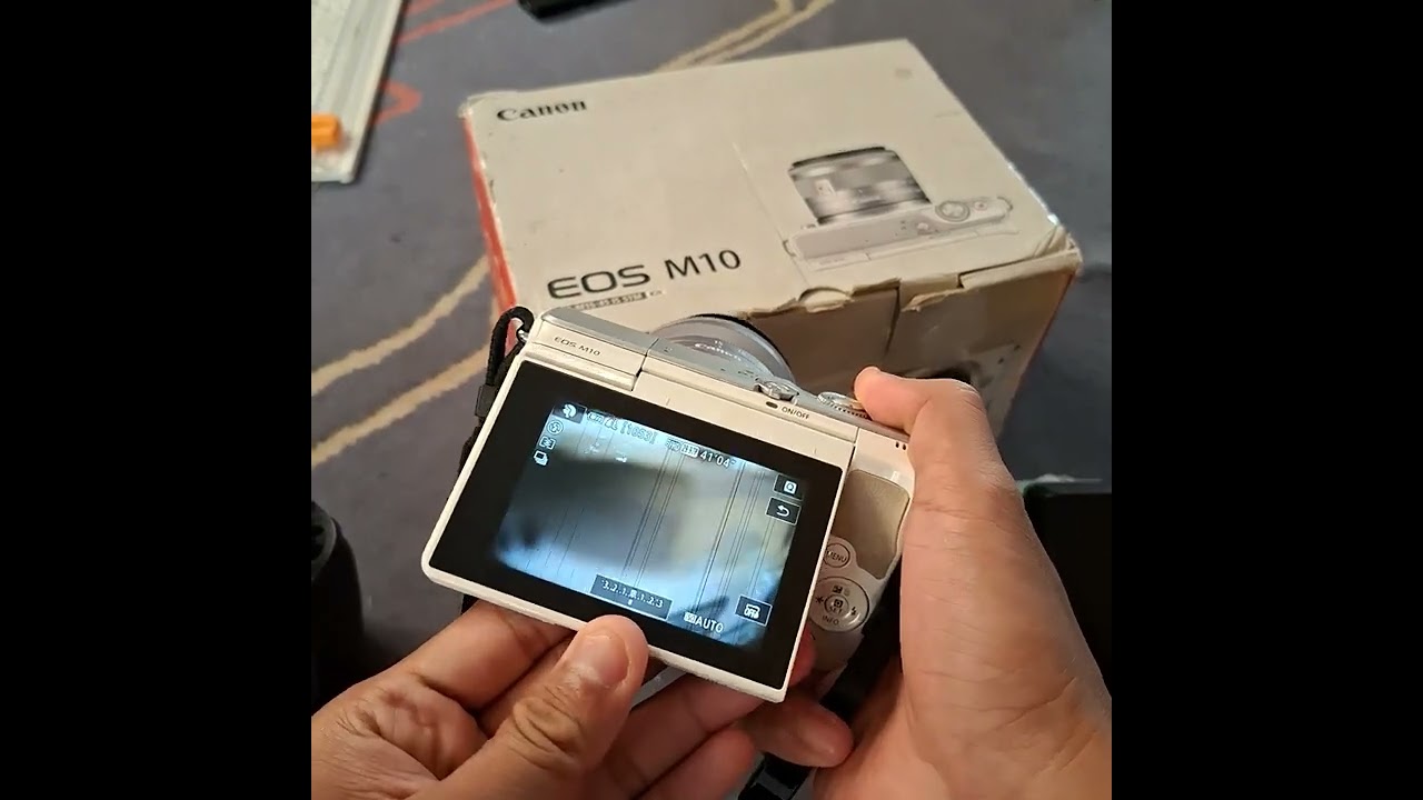 Canon m10 white