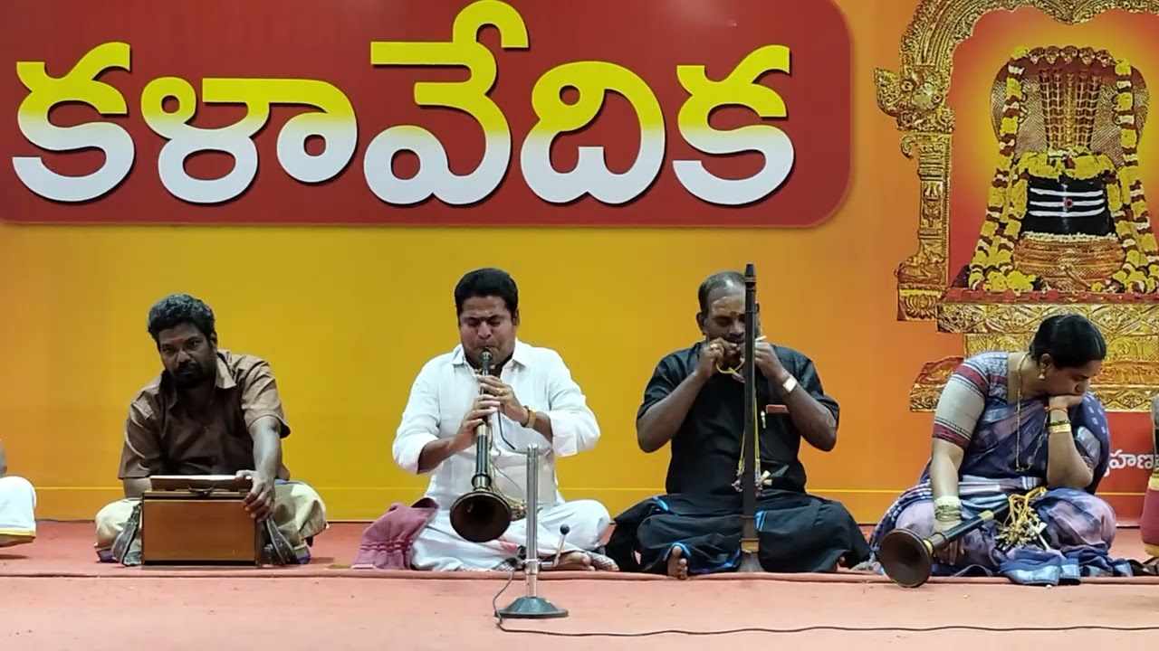 Ododi vandan kanna Kriti, Dharmavati Ragam, Aditalam, Ambuja Krishnan composer 🙏🙏