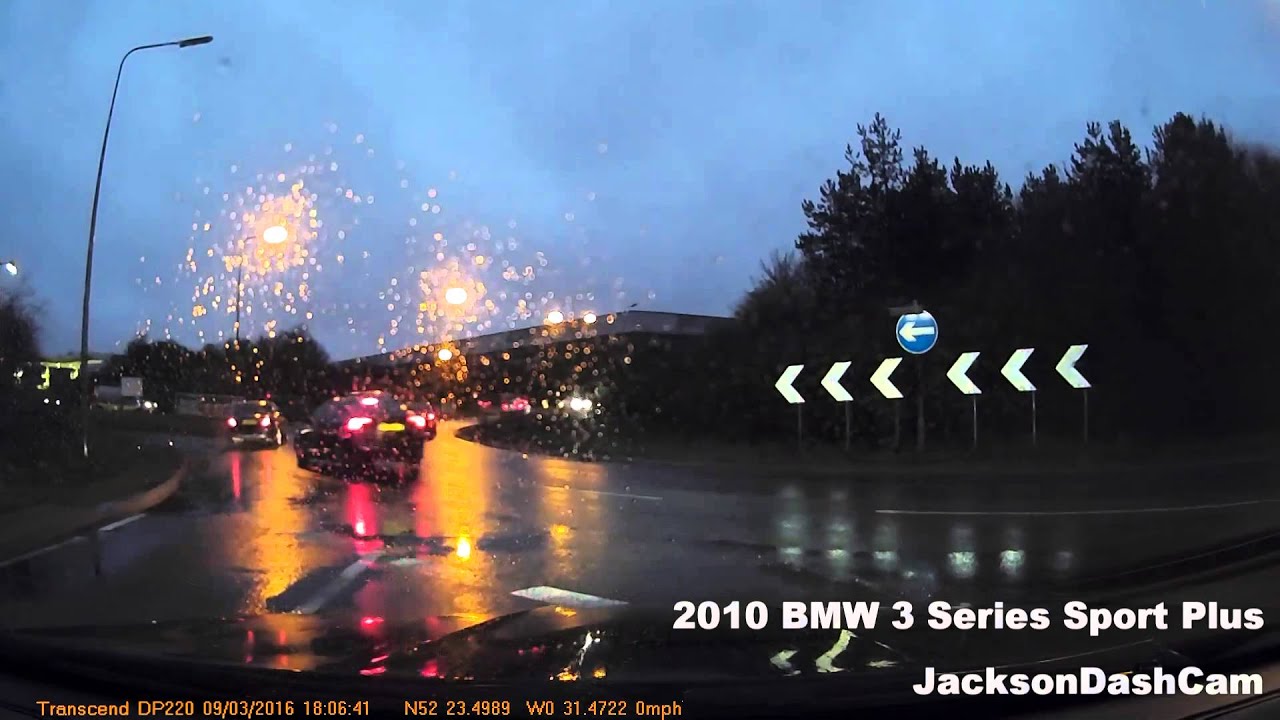 Bad Driving - Stopped On Roundabout and Cuts Up Car (21)