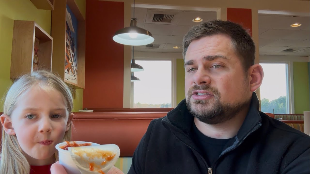 KP’s Fast-Food Reviews: Peyton Tries Captain D’s for the First Time