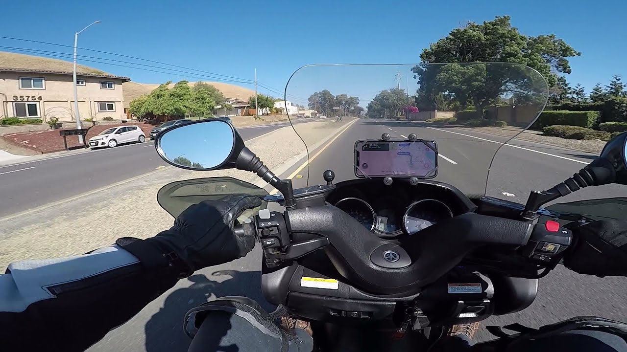 1. Yamaha Majesty 400 and GoPro HERO5 Black@1080P