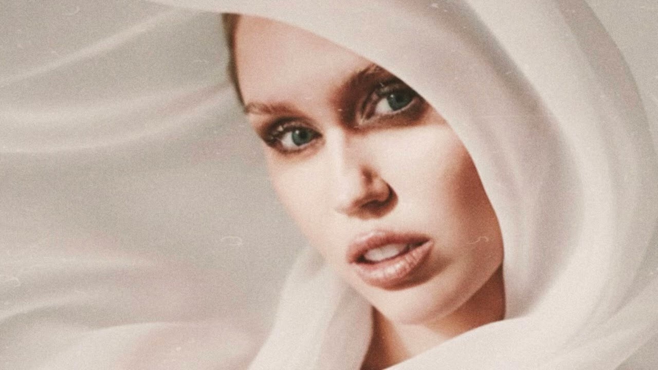Miley Cyrus - Highway To Heaven 