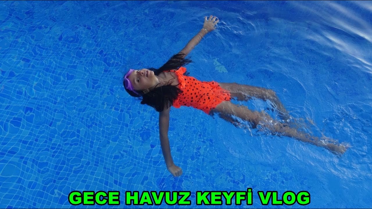 GECE HAVUZ KEYFİ VLOG !! HAVUZA BİRBİRİNİ  ATAN ATANA 😁