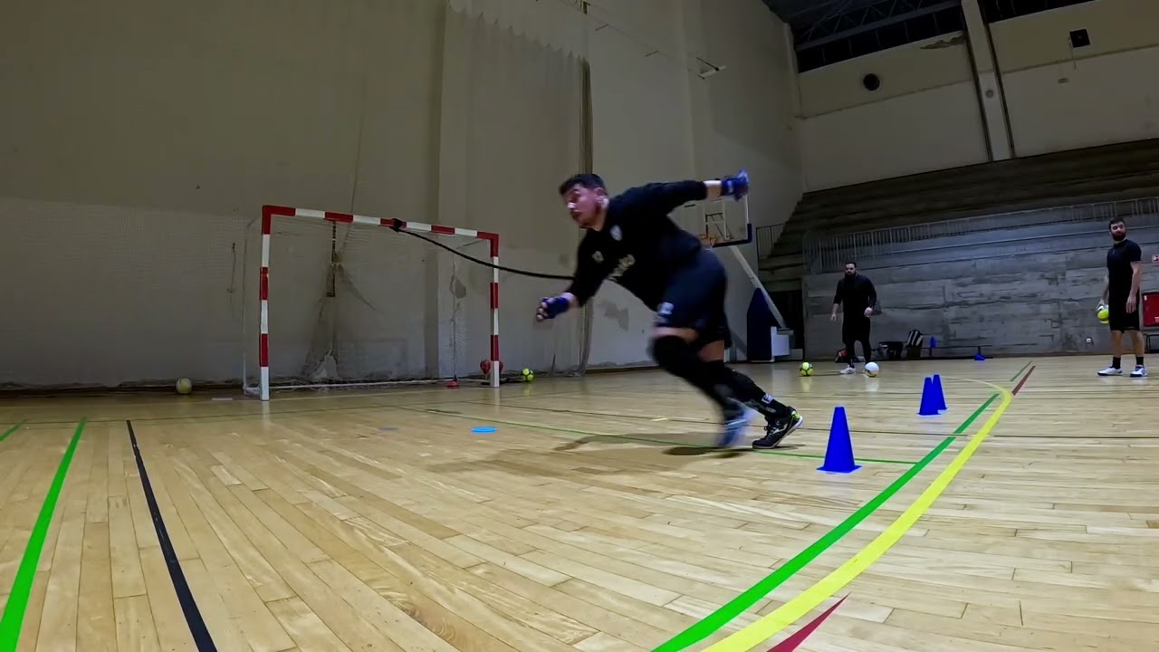 Treino específico guarda-redes futsal seniores Clube Desportivo Operário 