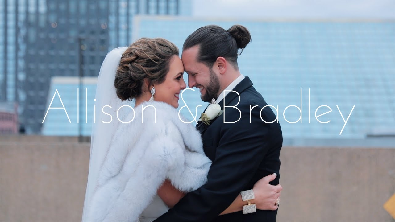 A Louisville New Year's Eve Wedding Party You Won't Forget!!!