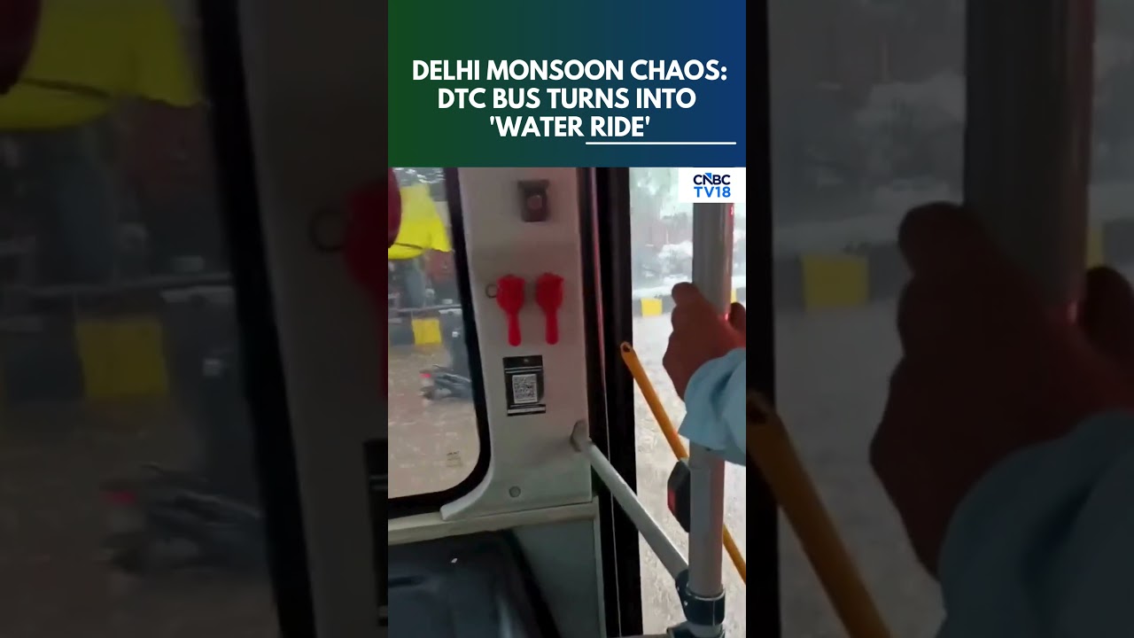 Delhi Rains Create Chaos | Flooded DTC Bus Videos Trigger Political War | Delhi-NCR News | N18S
