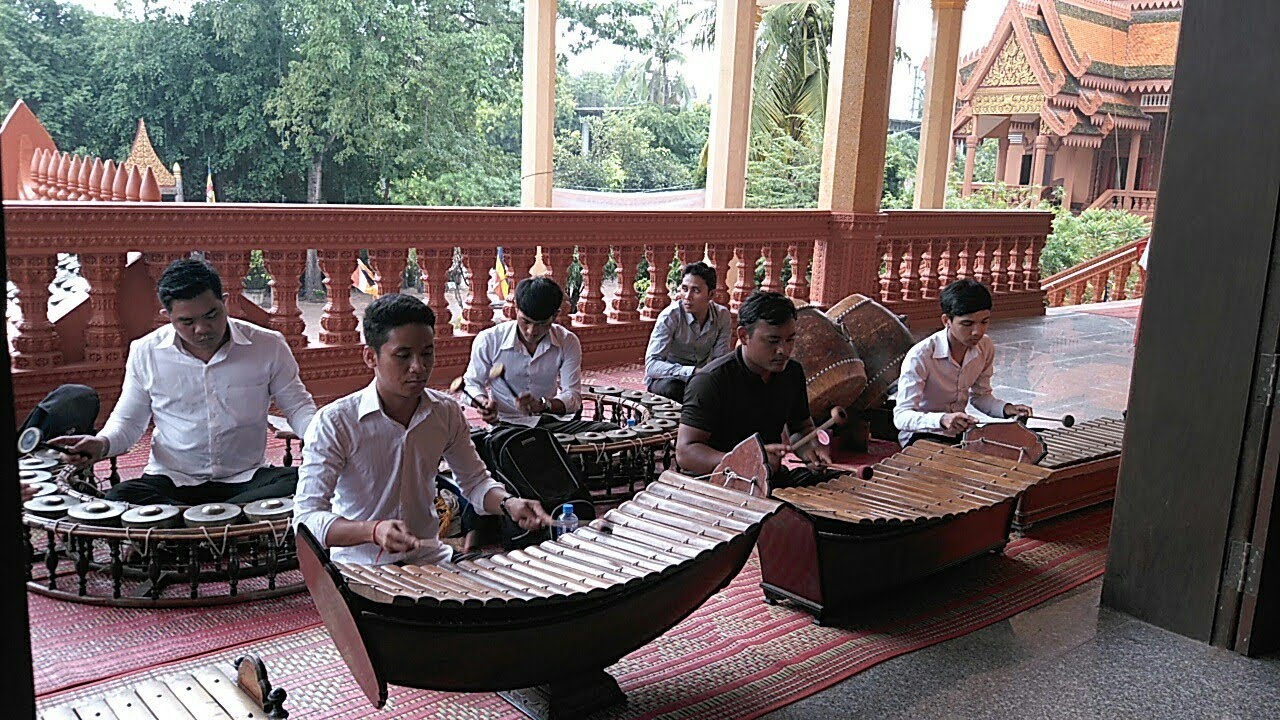 Musical instruments of Cambodia - Khmer Traditional Music - Pin peat - Siem Reap - 032