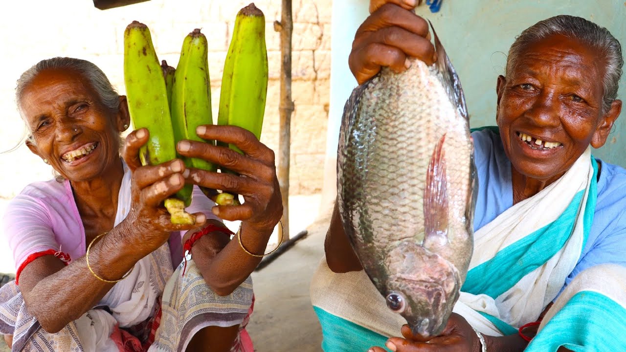 Banana fish curry recipe | Raw green banana curry with fish recipe | village cooking review