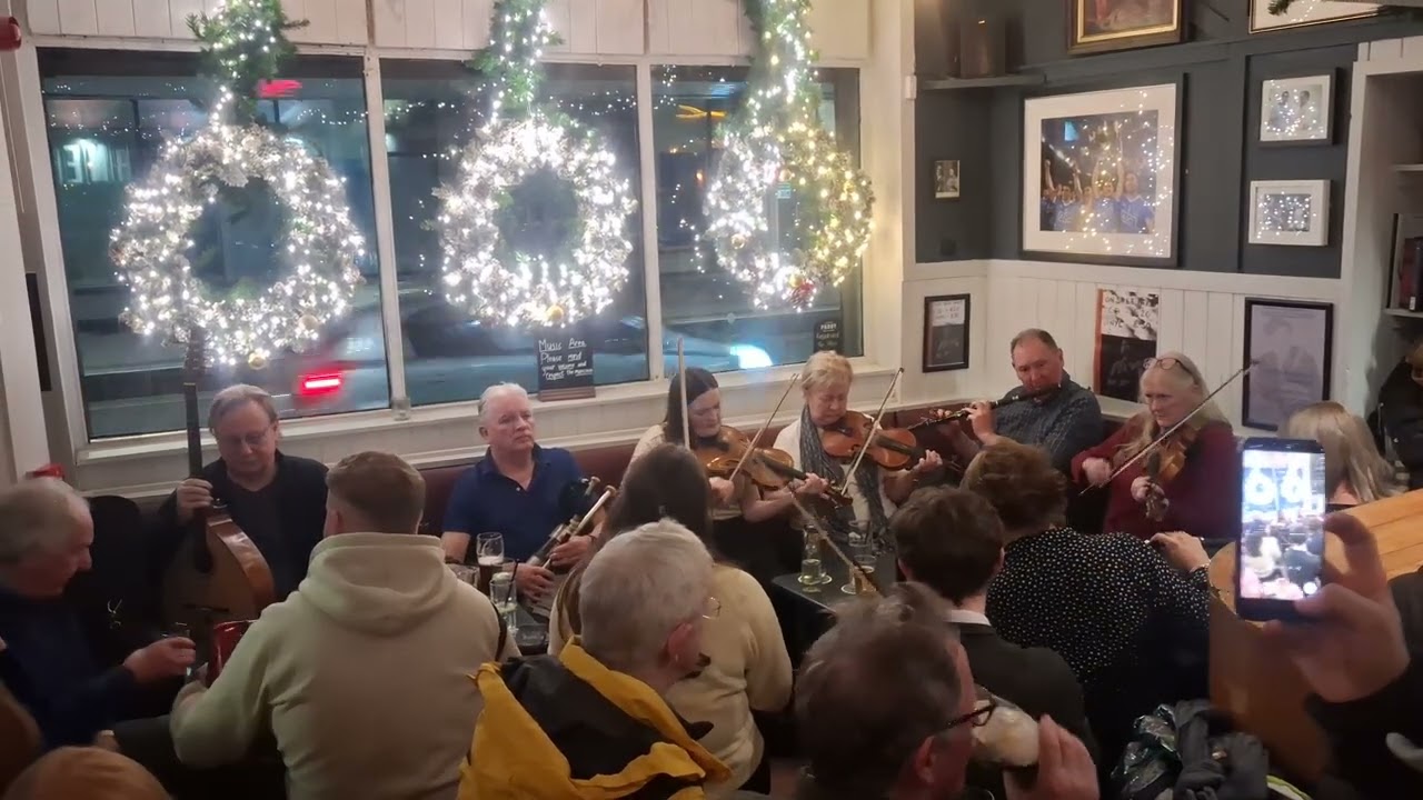 TRAD SESSION 🪈📯🎻 at The Piper's Corner : Dublin City Centre : Pub Life 🍺