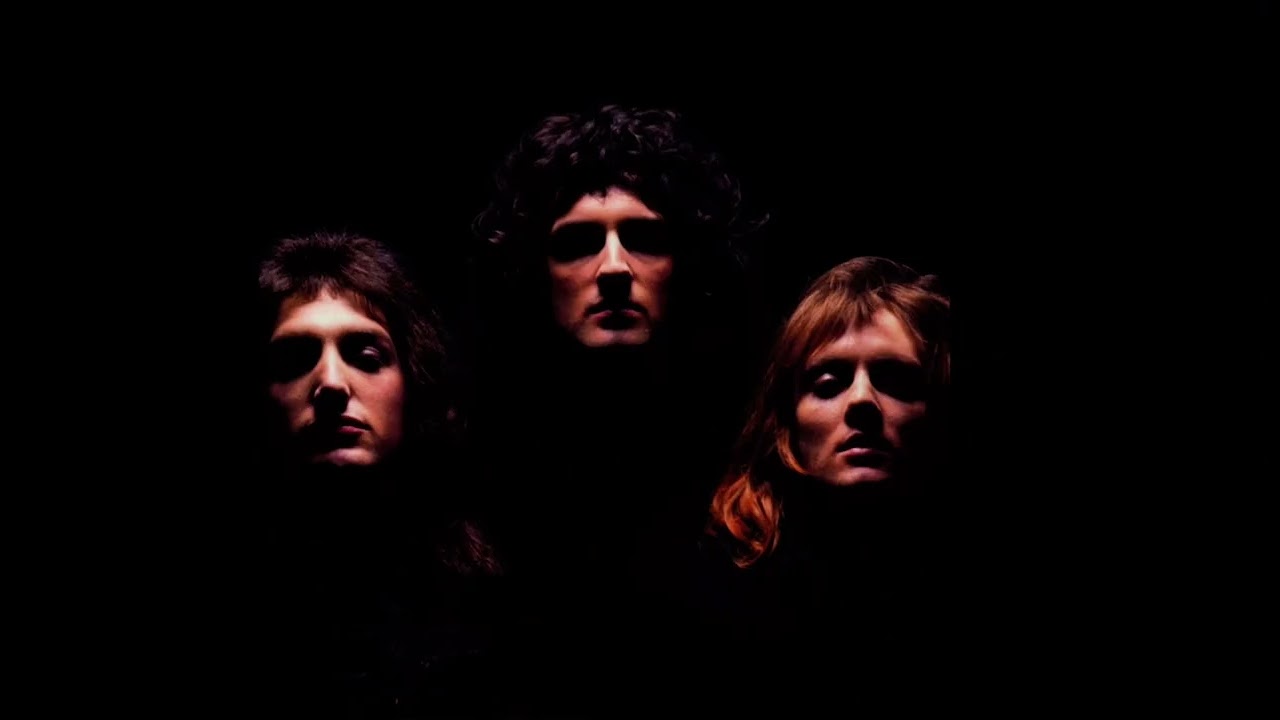 Queen - Bohemian rhapsody - Roger Taylor and Brian May and deacon (drums + guitar + chorus + Bass)