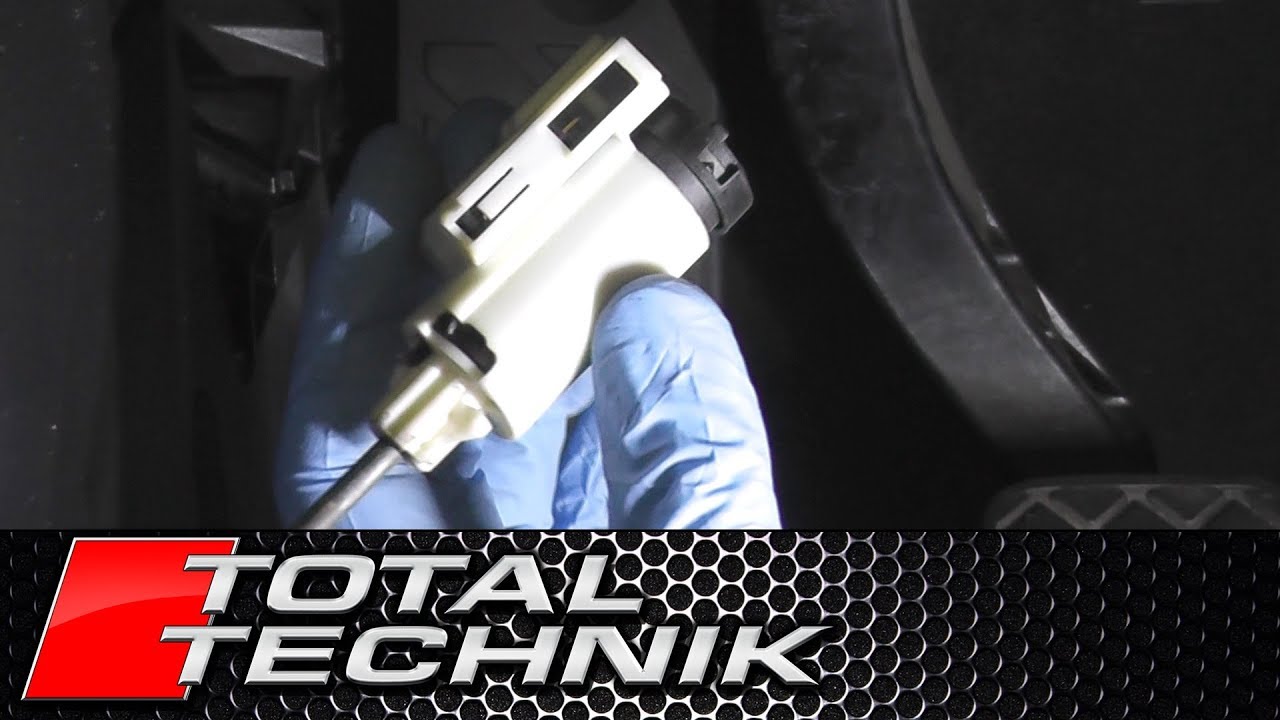 Как снять датчик педали сцепления - Audi A4 S4 - B6 B7 - 2001-2008 - TOTAL TECHNIK
