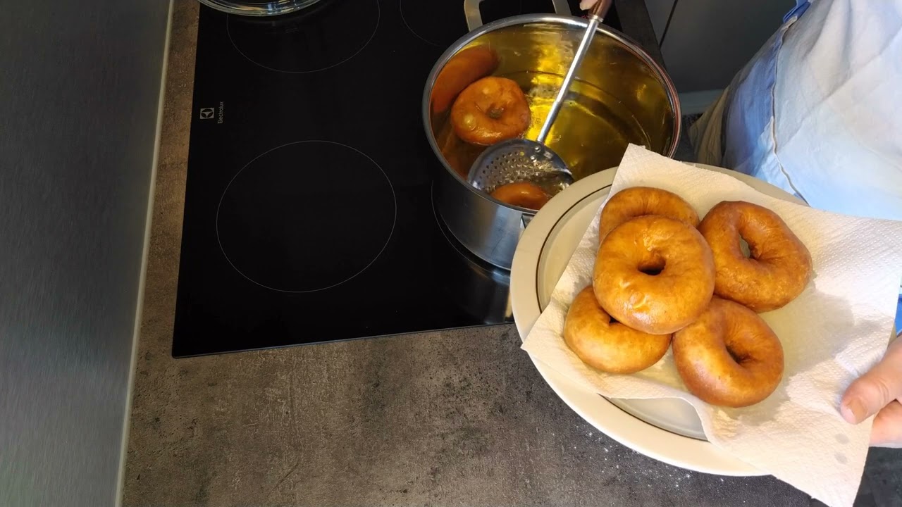 Poikamunkista tyttomunkiksi