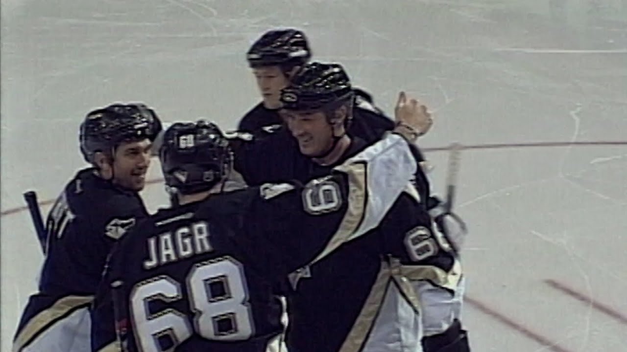 Mario Lemieux's and Jaromír Jágr's 1000th and 1500th NHL Points