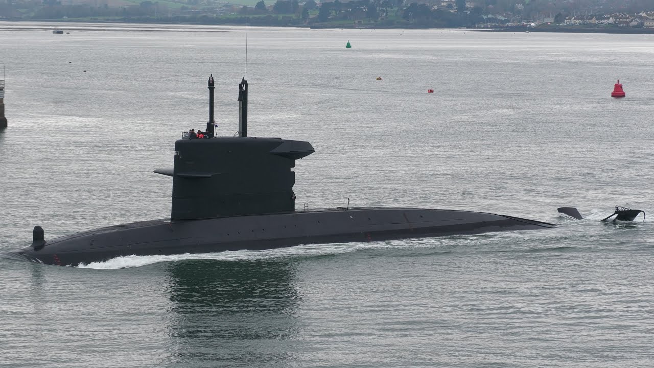 Dutch hunter-killer submarine in Plymouth 🐬