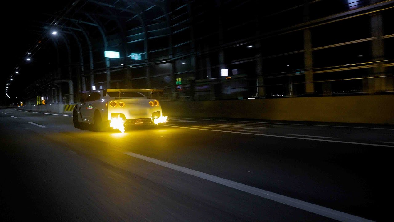 GTR35 Driving with flame after car wash
