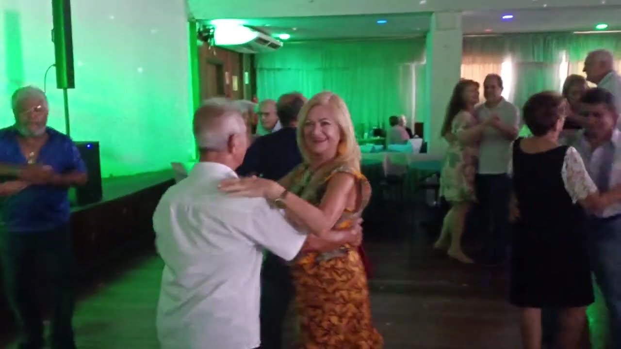 Baile da Elizete .Sociedade Polônia. Abertura com Maurício. 01/02/26.
