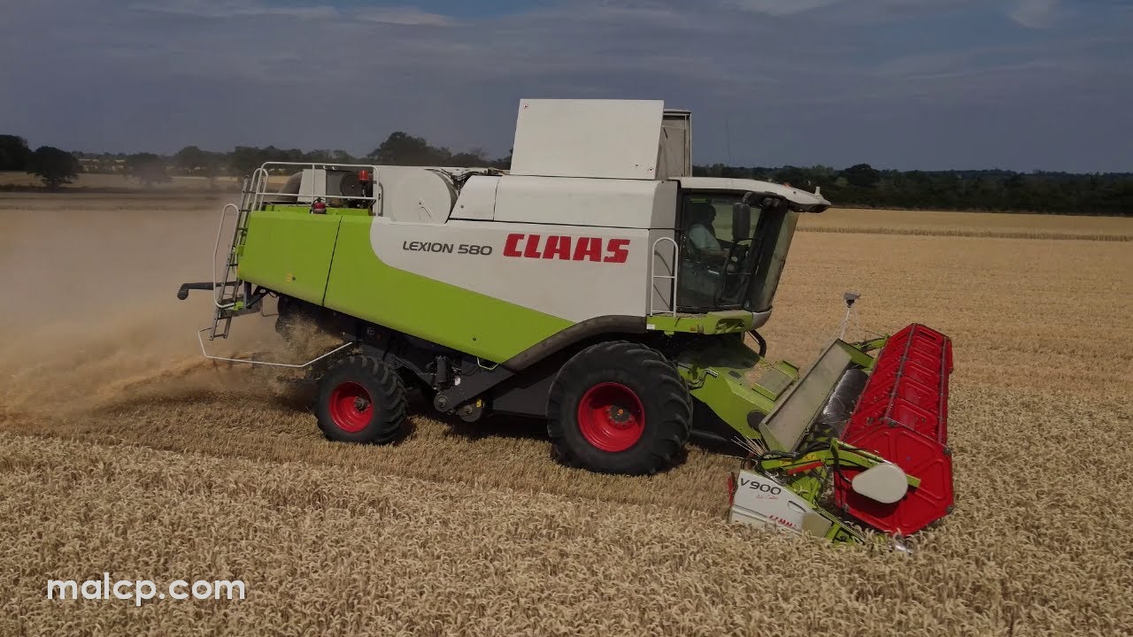 Harvest 2022: Claas Lexion 580 in wheat