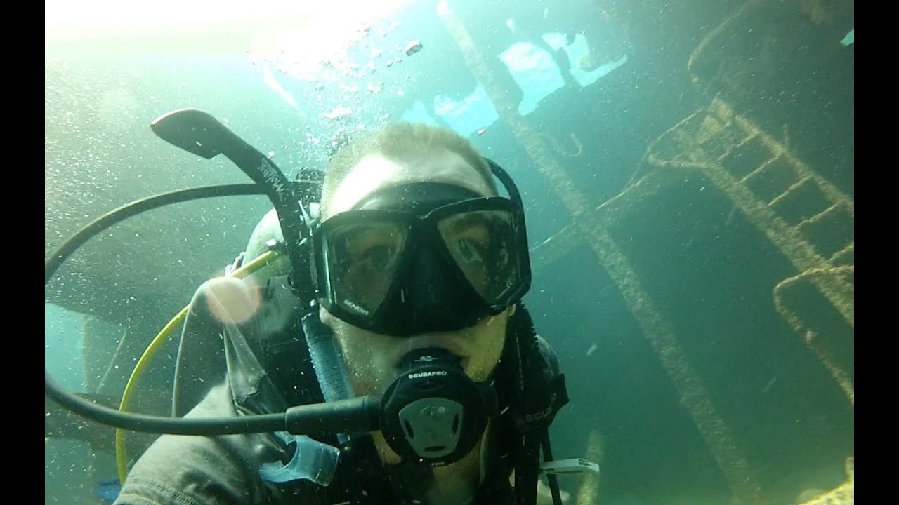 Dominican Diving: Astron Wreck, Punta Cana [HD]