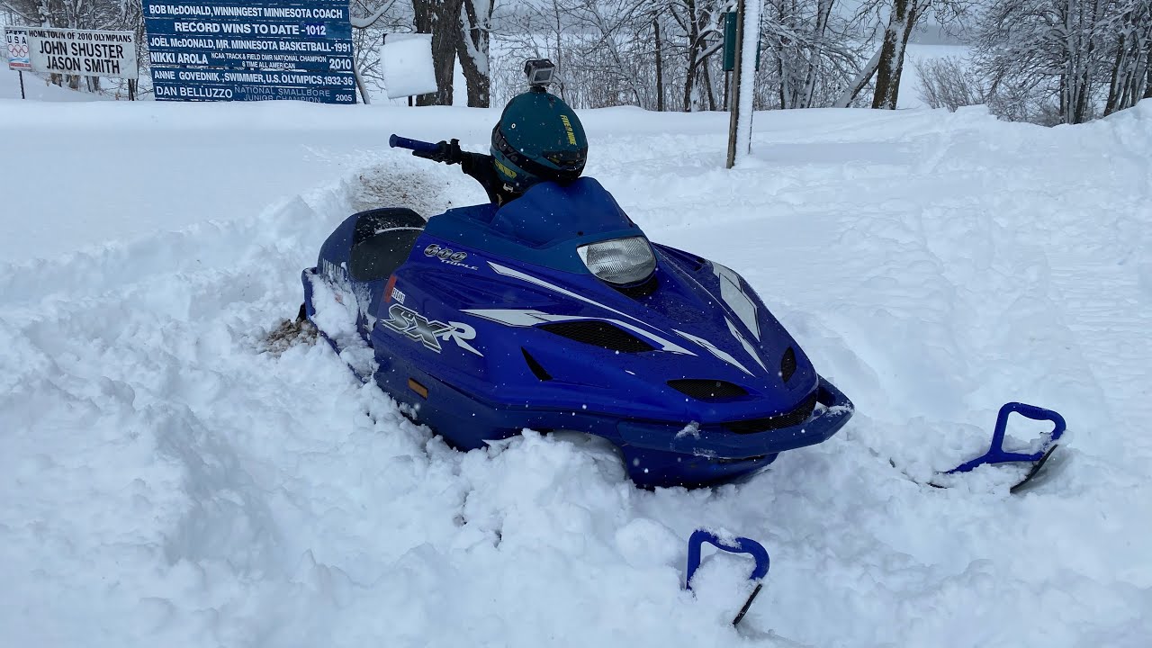 First Snowmobile Ride of the Season!! *Yamaha SXR 600*
