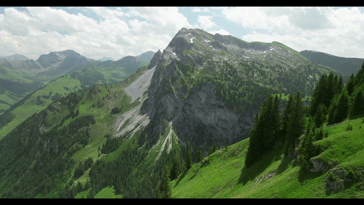 Nature Meditation: Lush Green Mountains and Soothing Calm