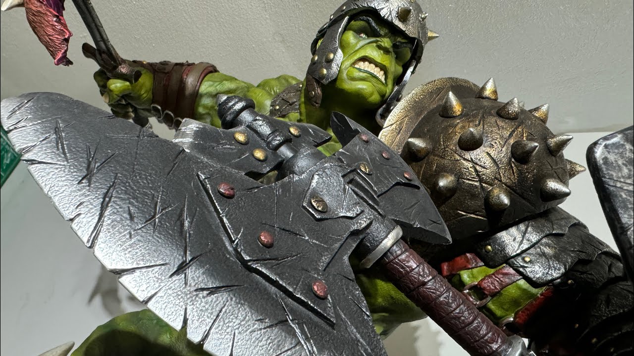 Unboxing Gladiator Hulk by XM Studios