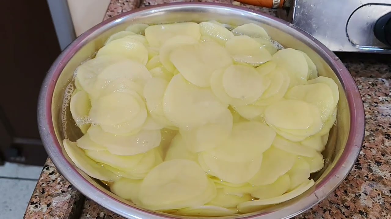 Shivratri special 😎 Aloo ke chips😍😋