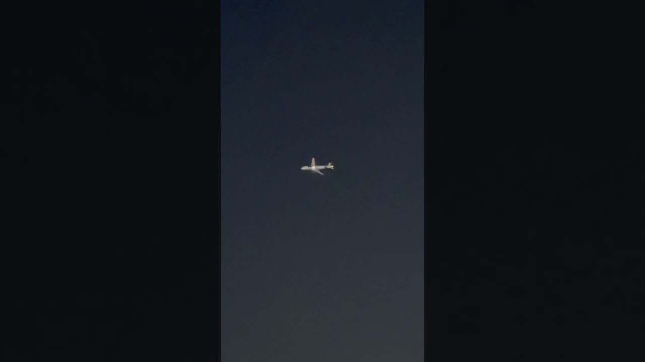 Small Airplane flying in the sky at night #shorts