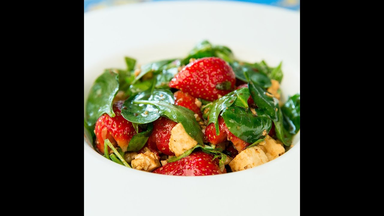 Strawberry and Walnut Salad