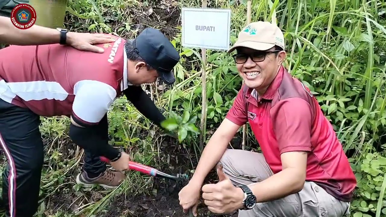 Gerakan Penanaman Pohon di Areal Hutan Desa Tejakula, Jumat 19 Desember 2025