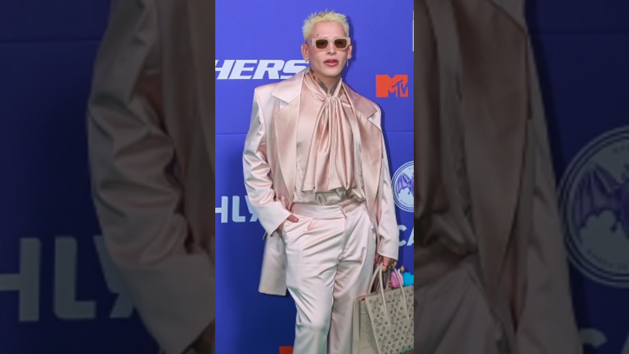 Kunno reacciona a su &ldquo;beso&rdquo; viral con Christian Nodal