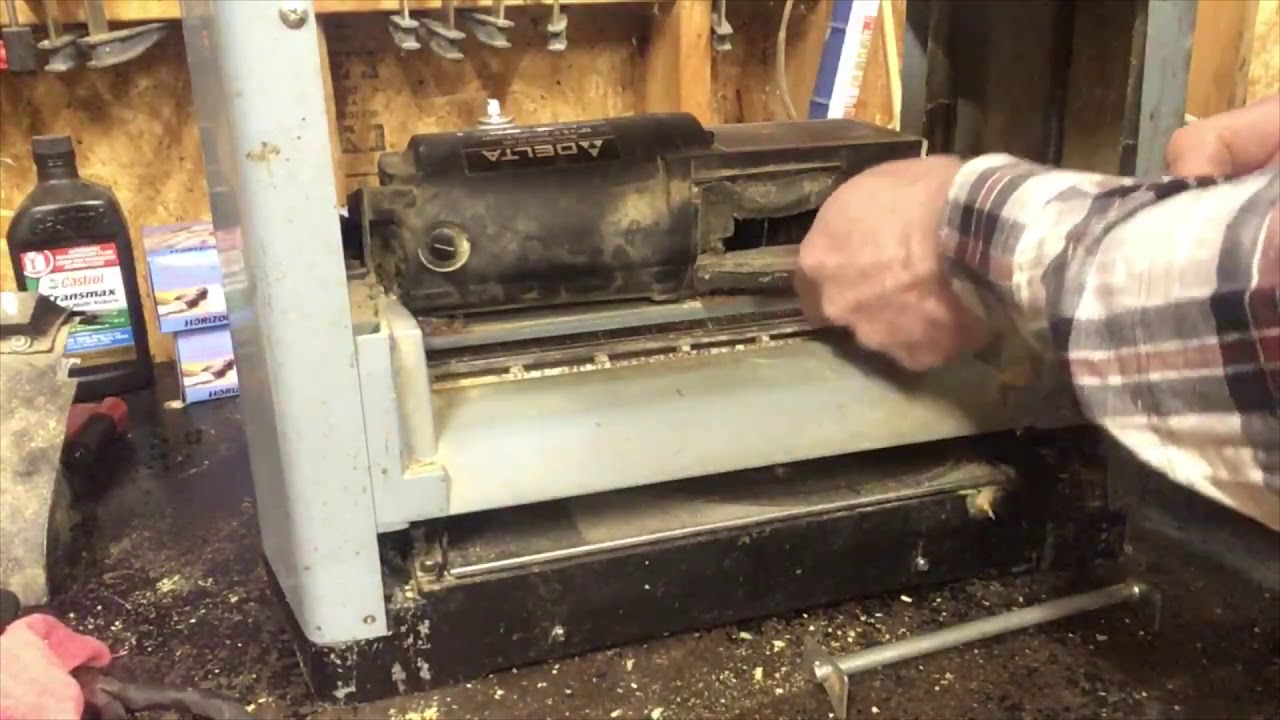 Changing the knives/blades on my Delta 12 inch planer