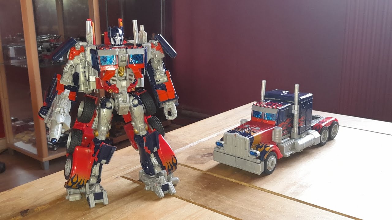 TRANSFORMERS Leader Class  Autobot Leader OPTIMUS PRIME