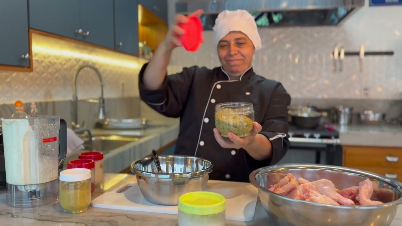 COMO FAZER O FAMOSO FRANGO ASSADO COXA E SOBRE COXA 🍗 RECEITAS SECRETAS DA CHEFE LU 👩🏼‍🍳