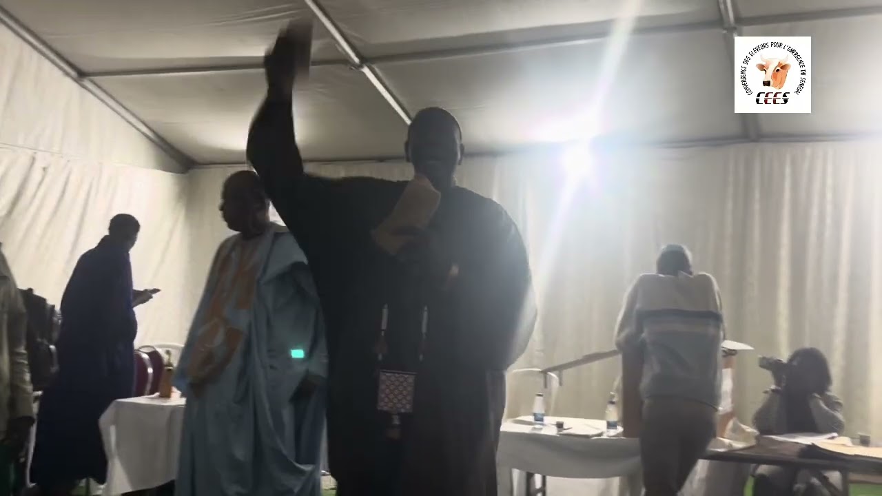 Aliou Dembourou Sow célébré : l'éloge du griot met le feu à la cérémonie