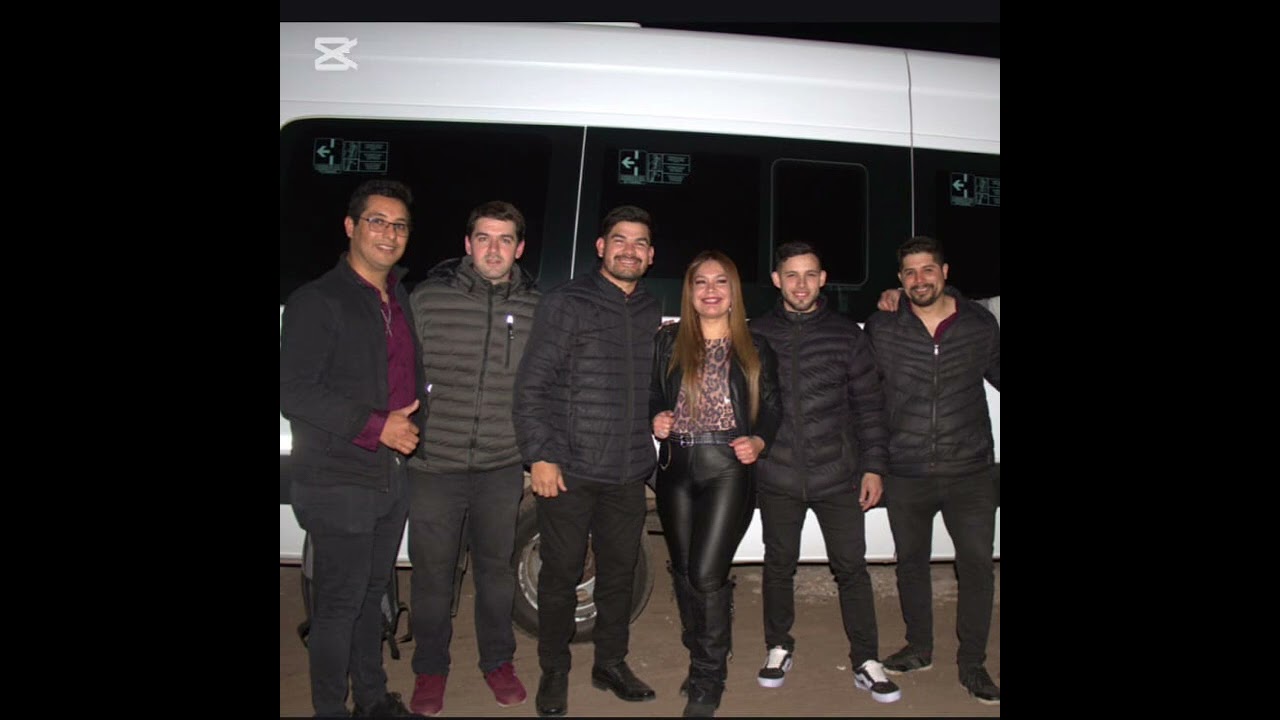 ANGELA Y BANDA FÉNIX- popurri en vivo-  #mercedescorrientes #envivo #tropical 