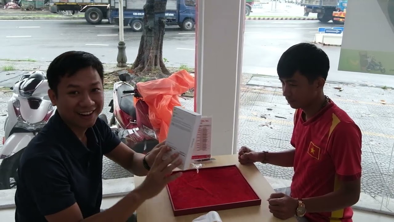 Mua Và Mở Hộp Iphone 16 Pro Max Natural Titanium (Titan Tự Nhiên)