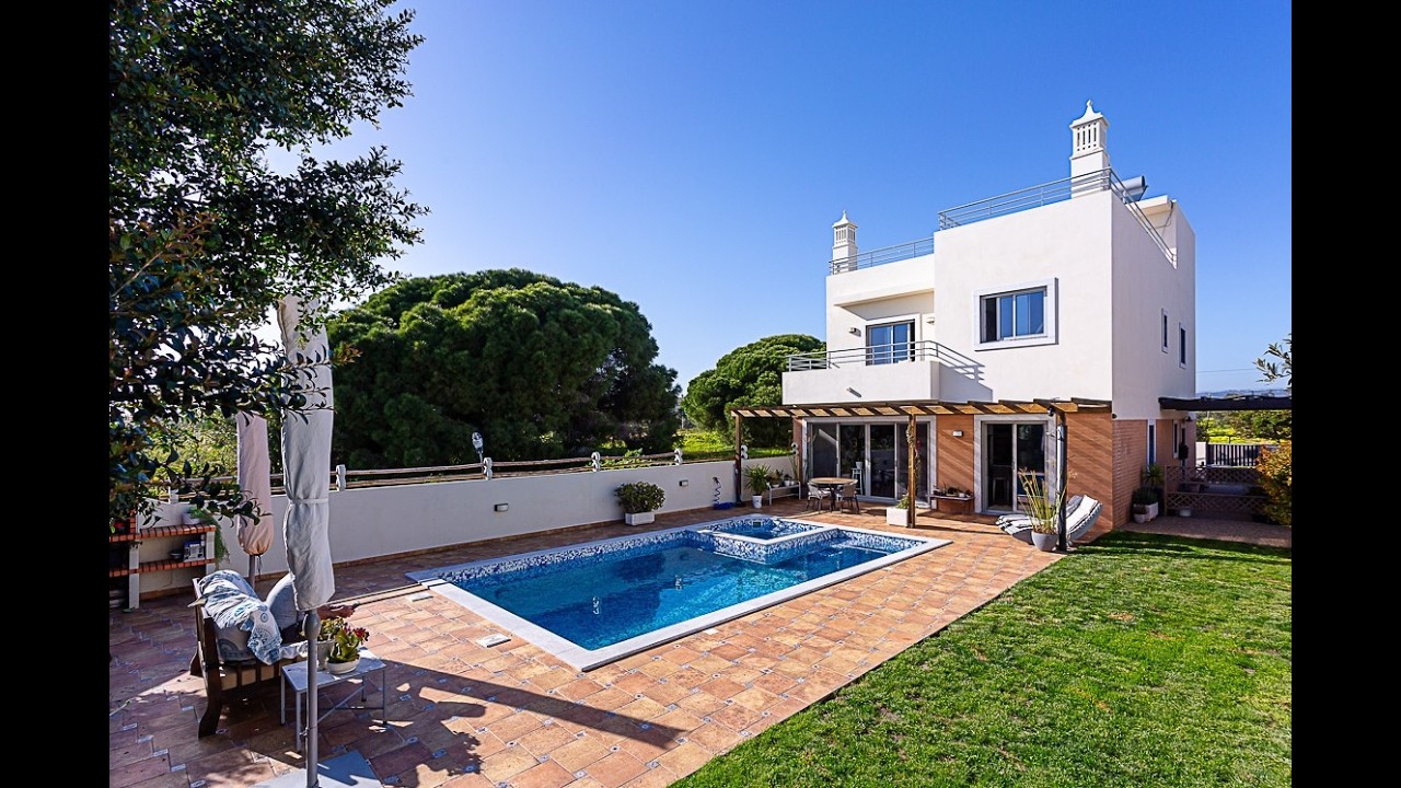 COMPASS Property Sales presents villa  