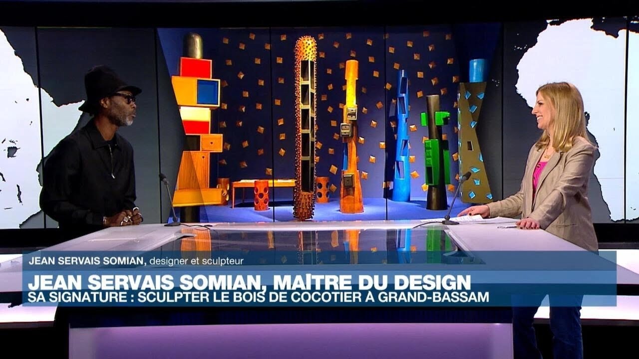Jean Servais Somian, le designer qui sculpte à Grand-Bassam le bois de cocotier et les péniches