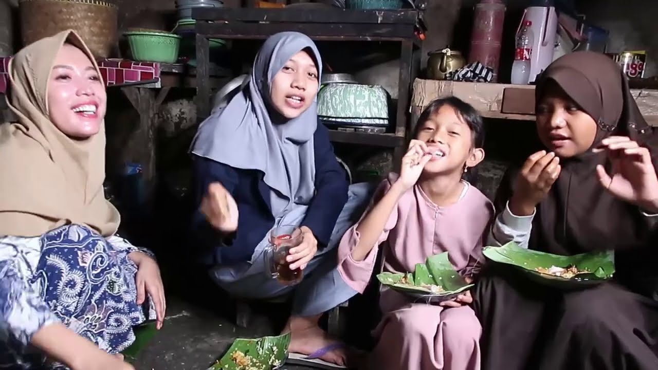 WAYAHE MANGAN, SEKELUARGA MAKAN TUMIS ENAK PEPAYA JEPANG