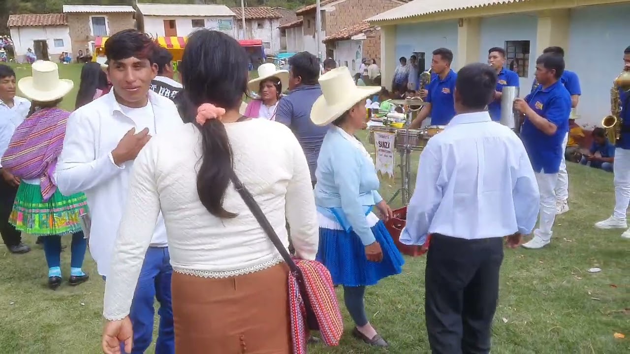 Orquesta Suiza - Los que brillan - En Riurin Fiesta patronal.