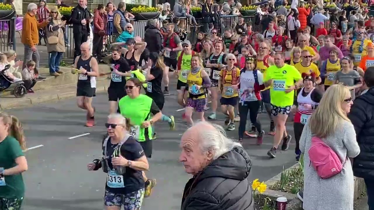The Grizzly & Cub 2025 running race start. Seaton Devon